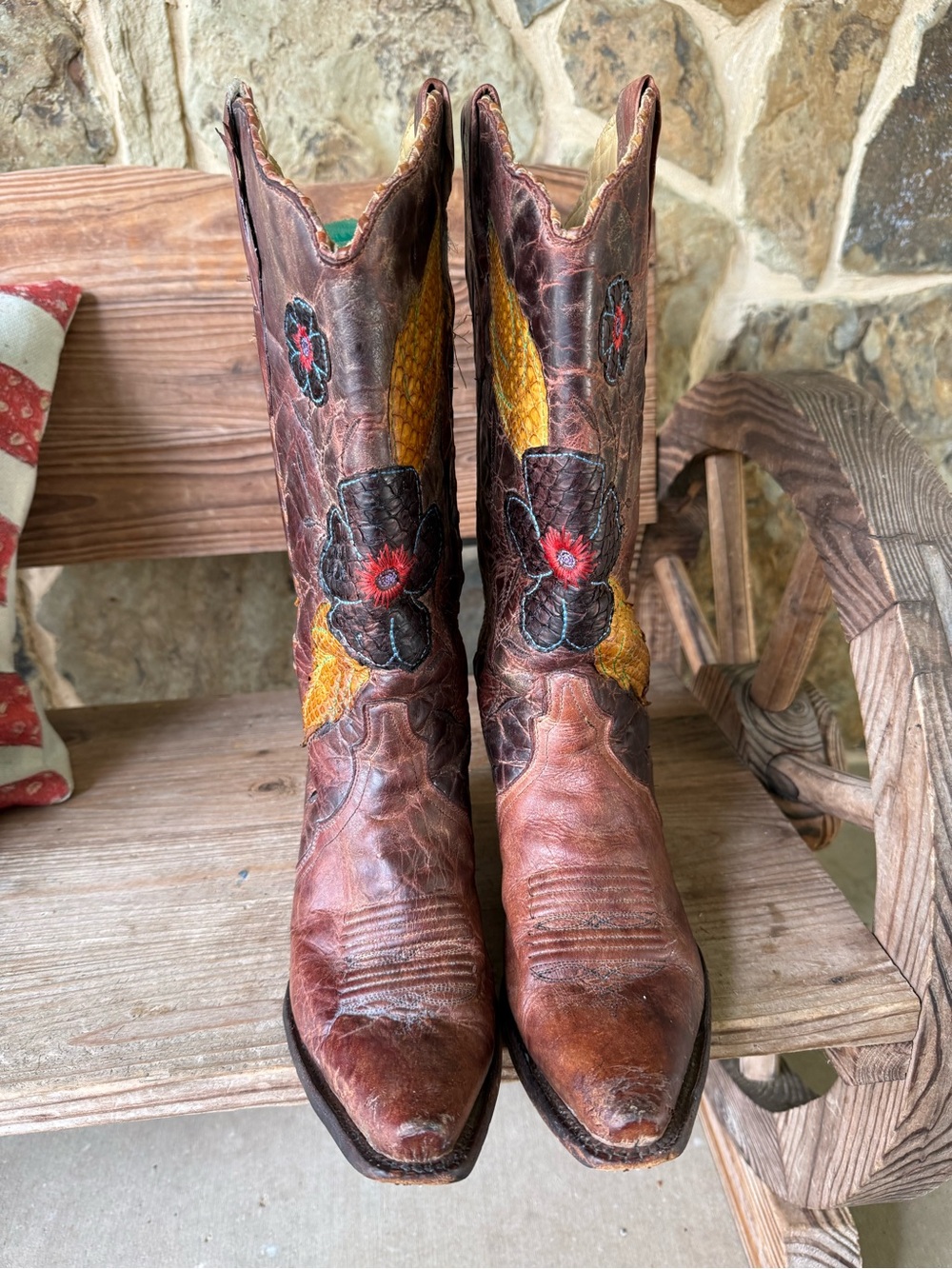 Corral Daisy Overlay Boots. Size 8.5
